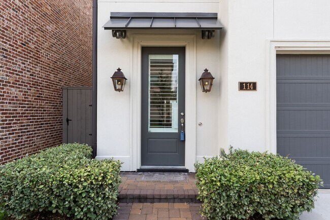 Building Photo - 114 Magnolia Grn St