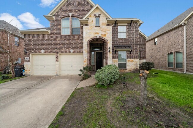 Building Photo - 3627 Grand Prom