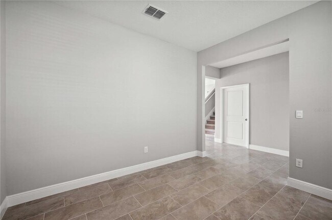 Building Photo - 2560 Warren Acrs Blvd