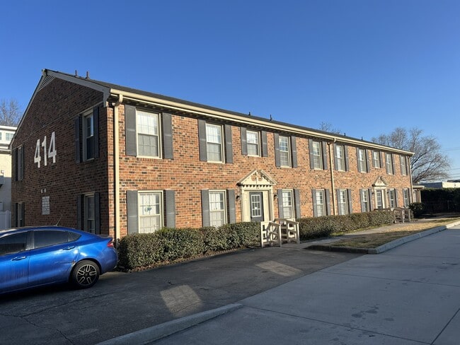 Building Photo - Renovated Units In The VIBE District!