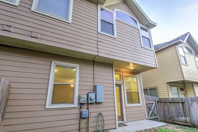 Building Photo - 19 Cheswood Manor Court