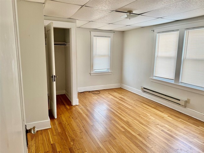 Building Photo - 147 E Frederick St