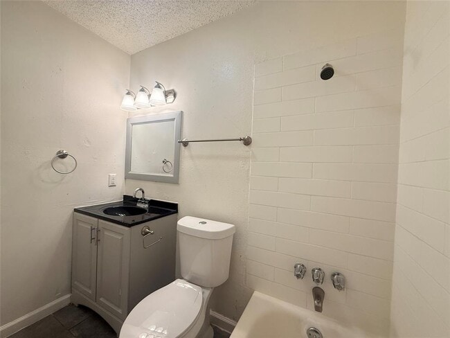 Building Photo - 2607 Ektom Dr