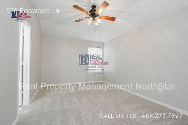 Building Photo - 920 Dogwood Ln