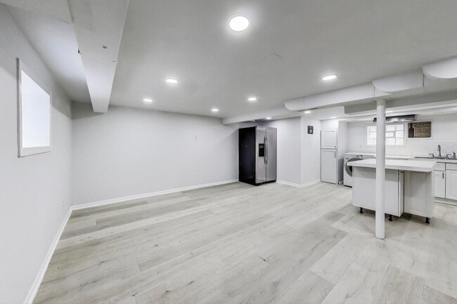 Building Photo - 4118 Prairie Ave
