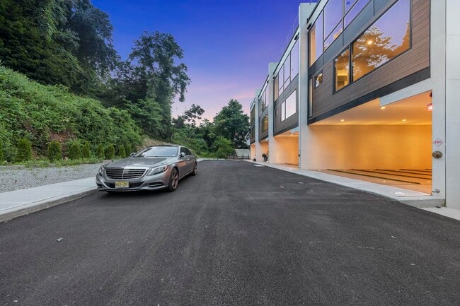 Building Photo - 8822 Churchill Rd