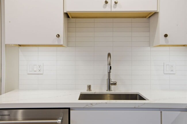 Building Photo - 1490 9th Ave