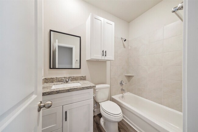 Building Photo - 414 Avenue H