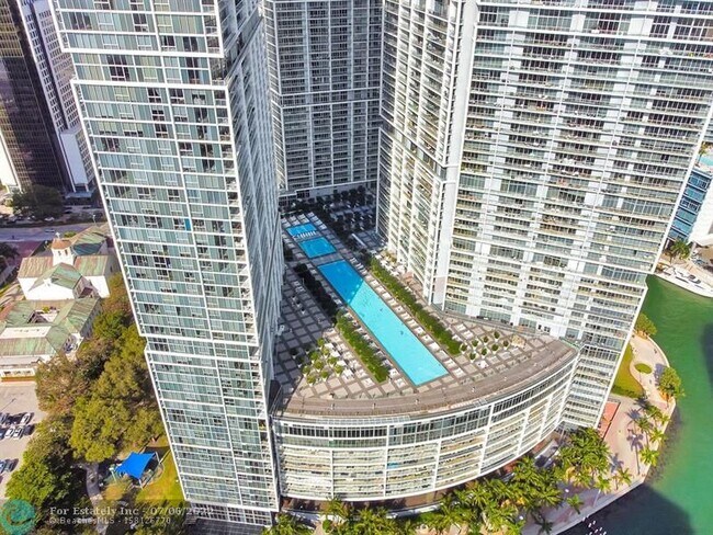 Building Photo - 475 Brickell Ave