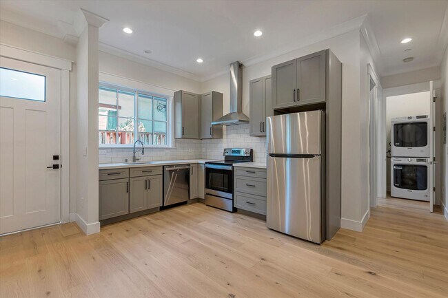 Building Photo - Newer High-Tech Home | Top Schools | Great...