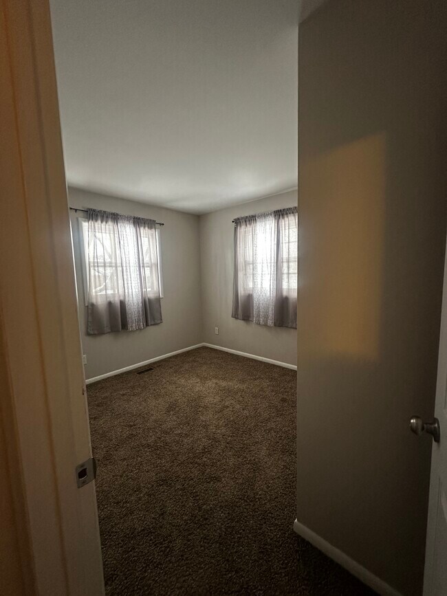 Building Photo - 8217 Park State Dr