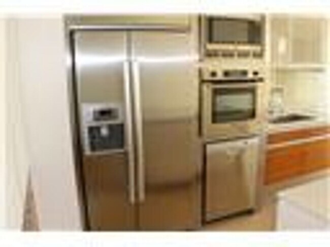 Building Photo - Beautiful 1-bed condo available at Veer