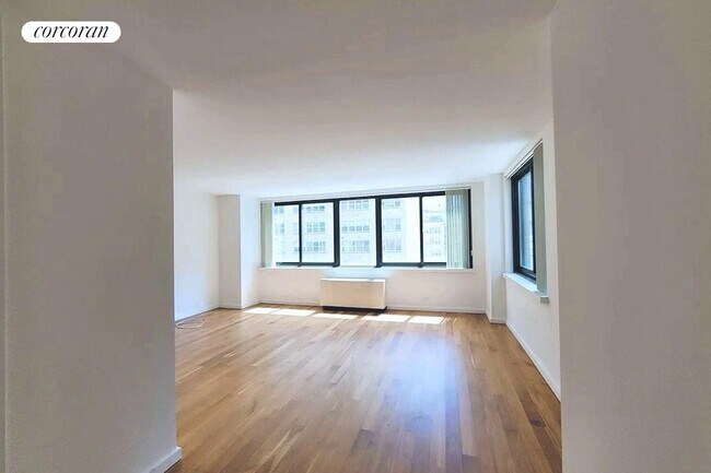 Building Photo - 515 E 72nd St