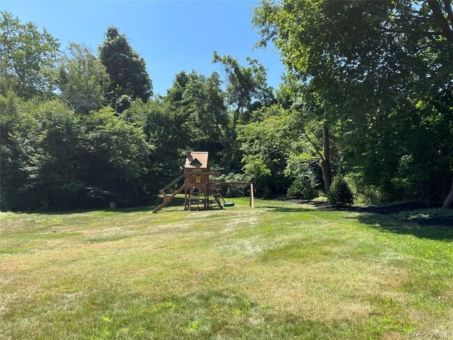 Building Photo - 6 Beech Hill Rd