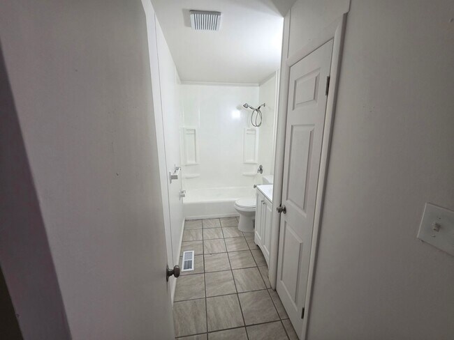 Building Photo - LIMITED TIME**1/2 OFF DEPOSIT**