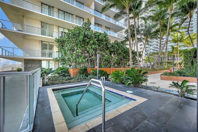 Building Photo - 3451 NE 1st Ave