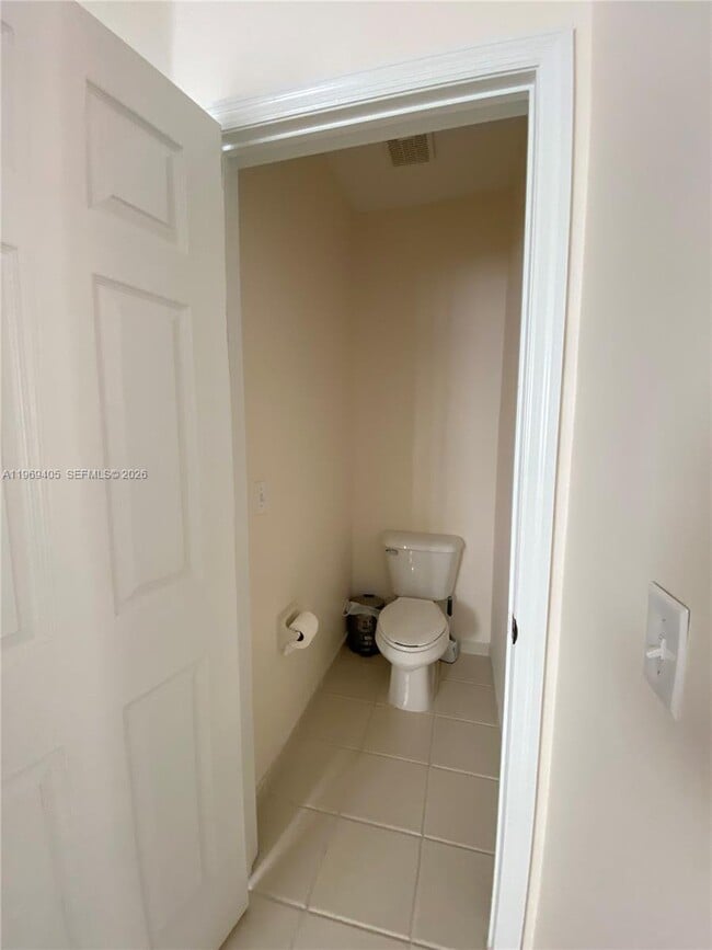 Building Photo - 1978 SE 23rd Terrace