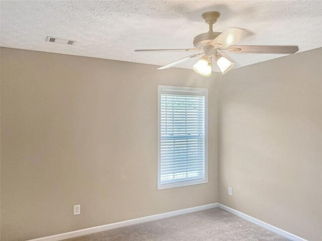 Building Photo - 3033 Kentmere Dr