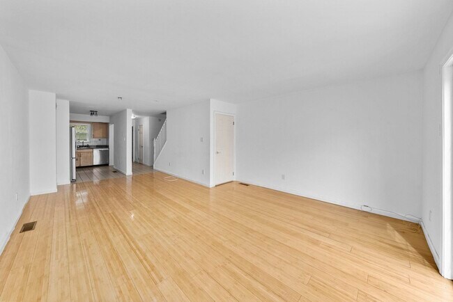 Building Photo - 311 10th St