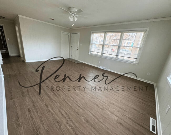 Building Photo - 811 S Hardy Ave