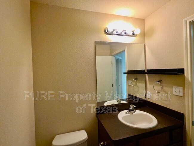 Building Photo - 809 Yabers Ct