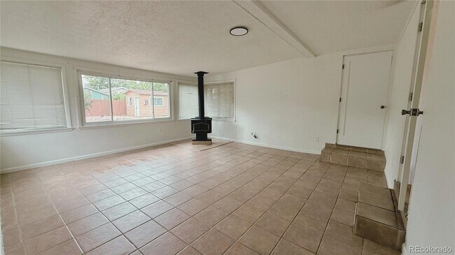 Building Photo - 273 S 13th Ave