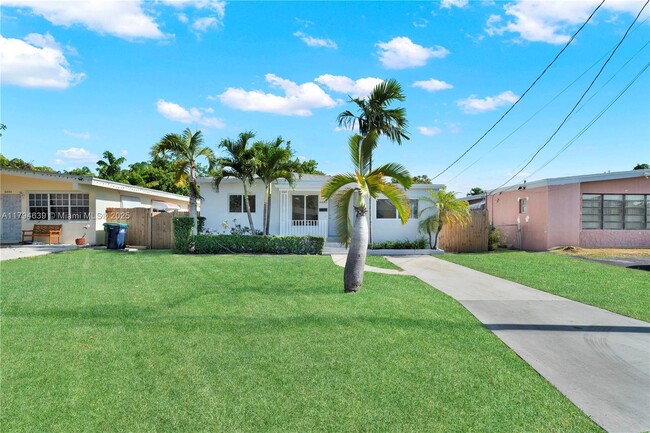 Building Photo - 6450 SW 28th St
