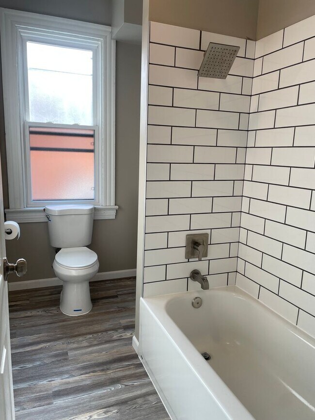 Building Photo - Gorgeous 1 and 2 bedroom apartments for rent in Pittsburgh