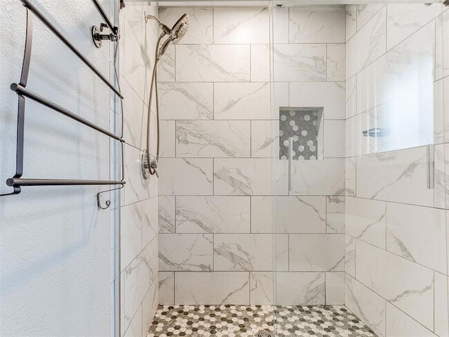 Building Photo - 1428 Cinderella Ave