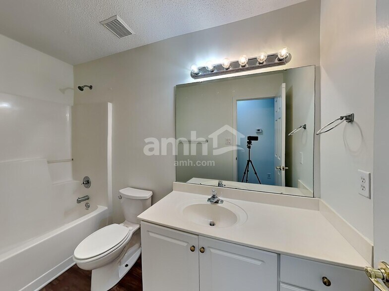 Building Photo - 14701 Pomerol Ln