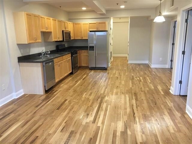 Building Photo - 353 Grove St