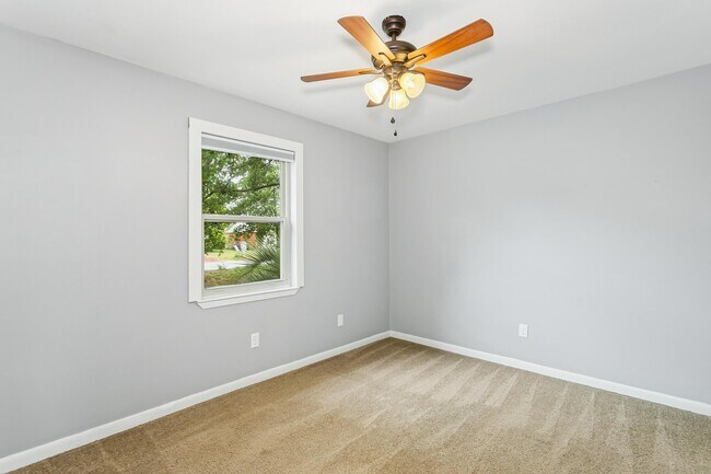 Building Photo - 4572 Kelly Ln