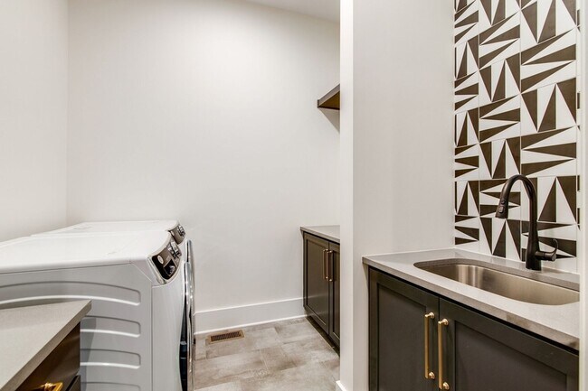 Building Photo - 4031 Natures Lndg Dr