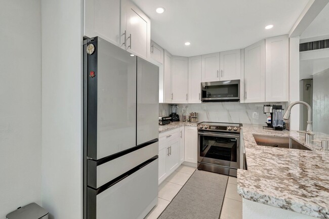 Building Photo - 177 Tuscany Ln