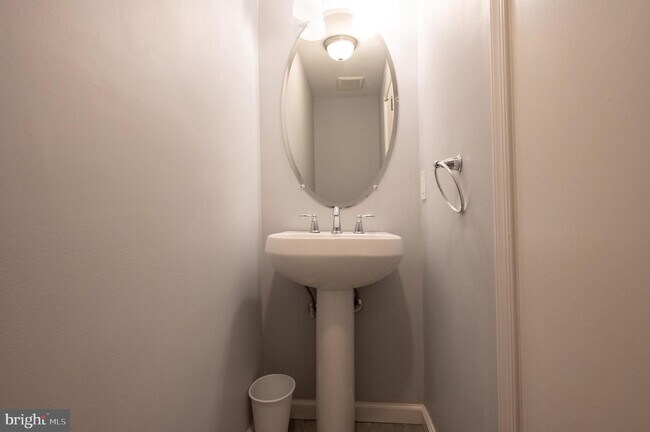 Building Photo - 4809 Piney Branch Rd