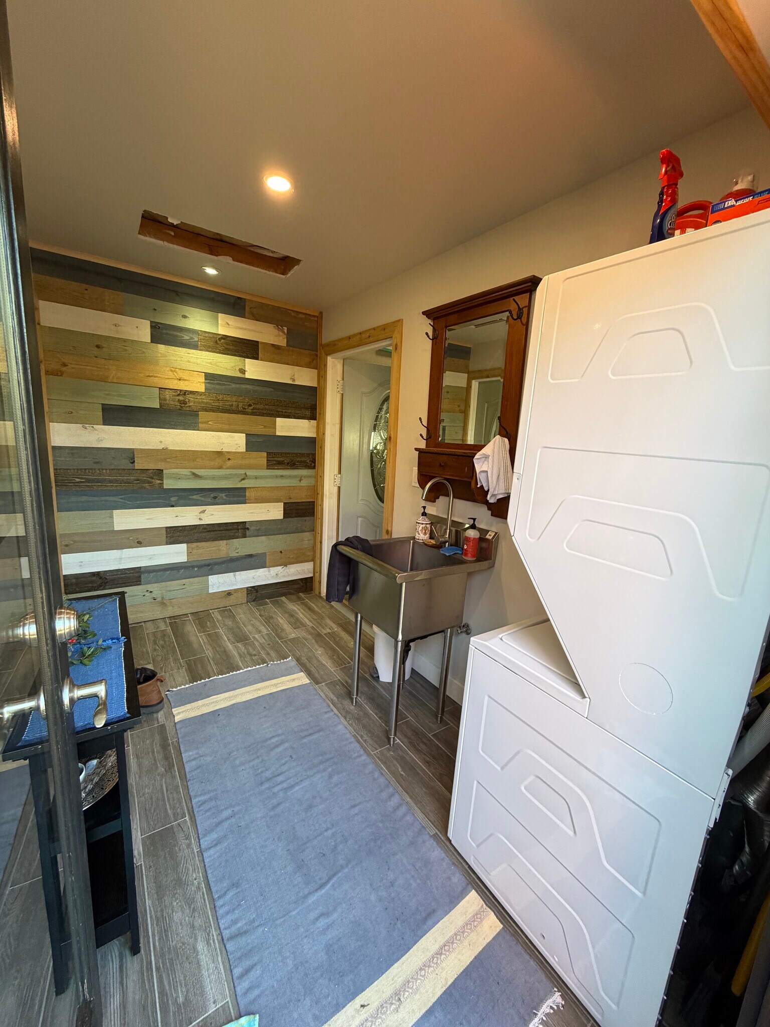 Building Photo - 7711 Owensmouth Ave