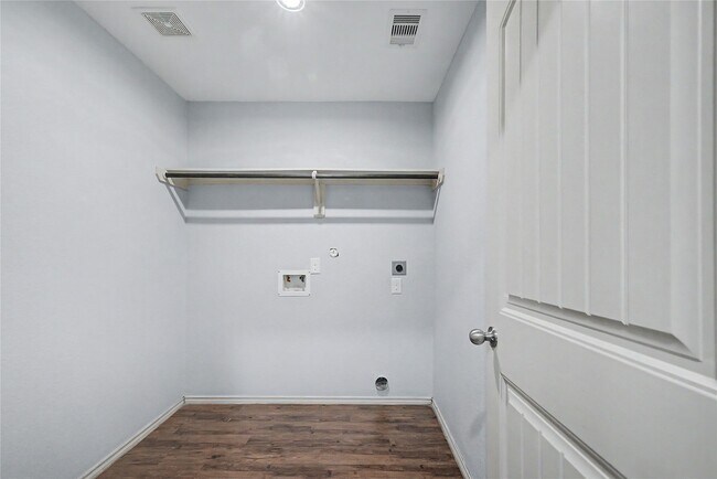Building Photo - 16430 Rodeo River Rd