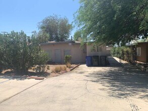 Building Photo - "Cozy Desert Oasis: Charming 2-Bed, 2-Bath...