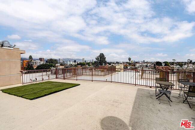 Building Photo - 1520 S Shenandoah St