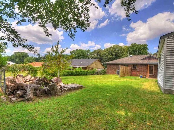 Building Photo - 2053 Lydgate Dr