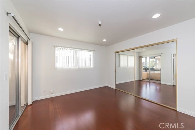 Building Photo - 8466 Kington Way