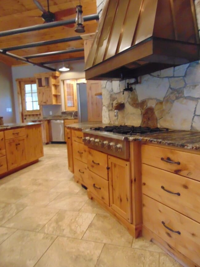 Building Photo - Majestic 3 Bed Mid MO Ranch!