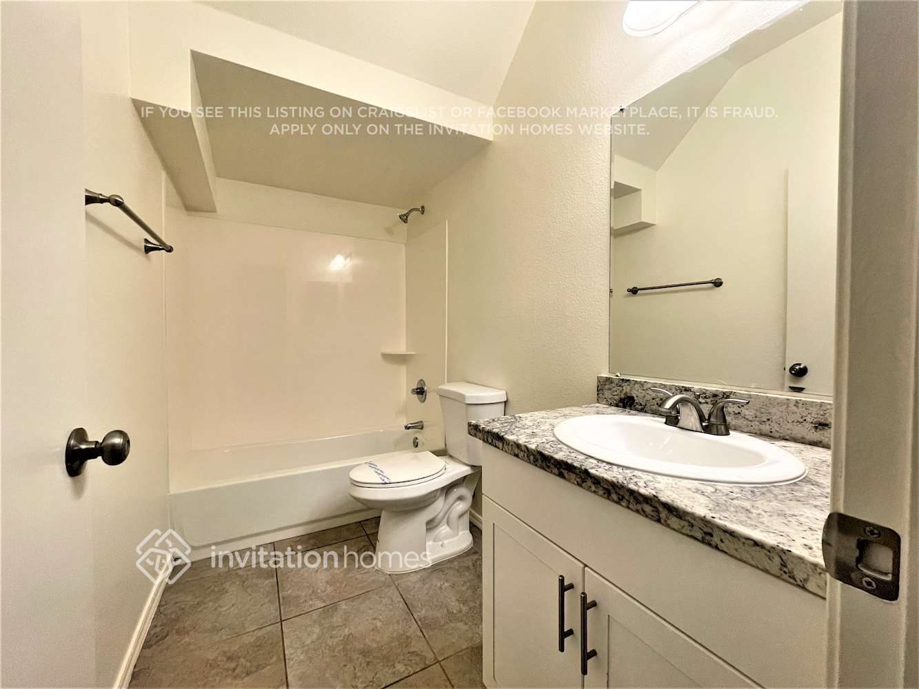 Building Photo - 1576 E Orchid Ct