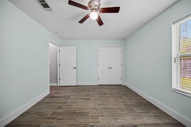 Building Photo - 7194 Blue Jack Dr