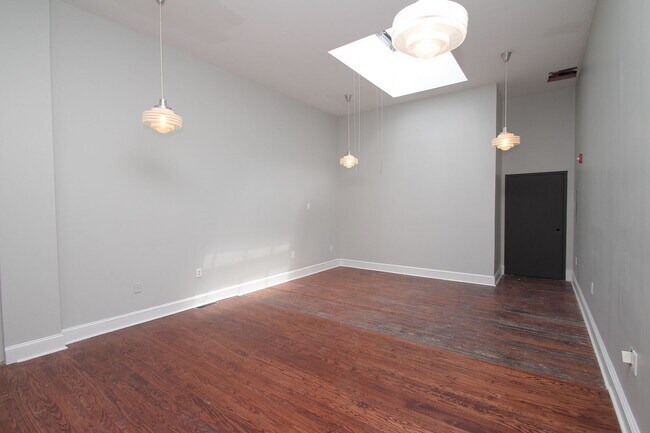 Building Photo - 1527 South St