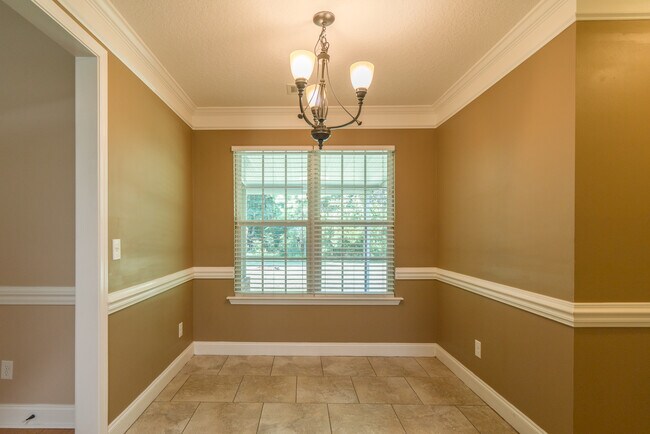 Building Photo - 633 Wilkinson Rd