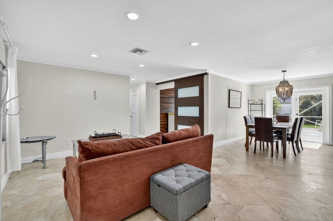 Building Photo - 11170 Mohawk St