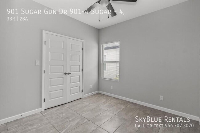 Building Photo - 901 Sugar Gdn Dr