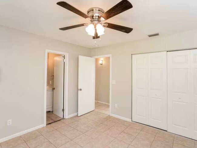 Building Photo - 1532 Pulaski St