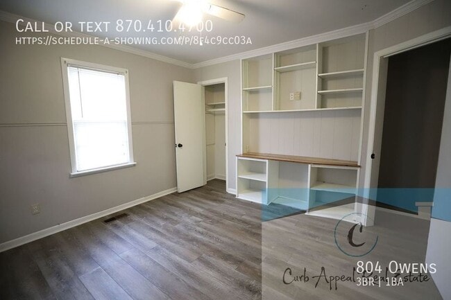 Building Photo - 804 Owens-